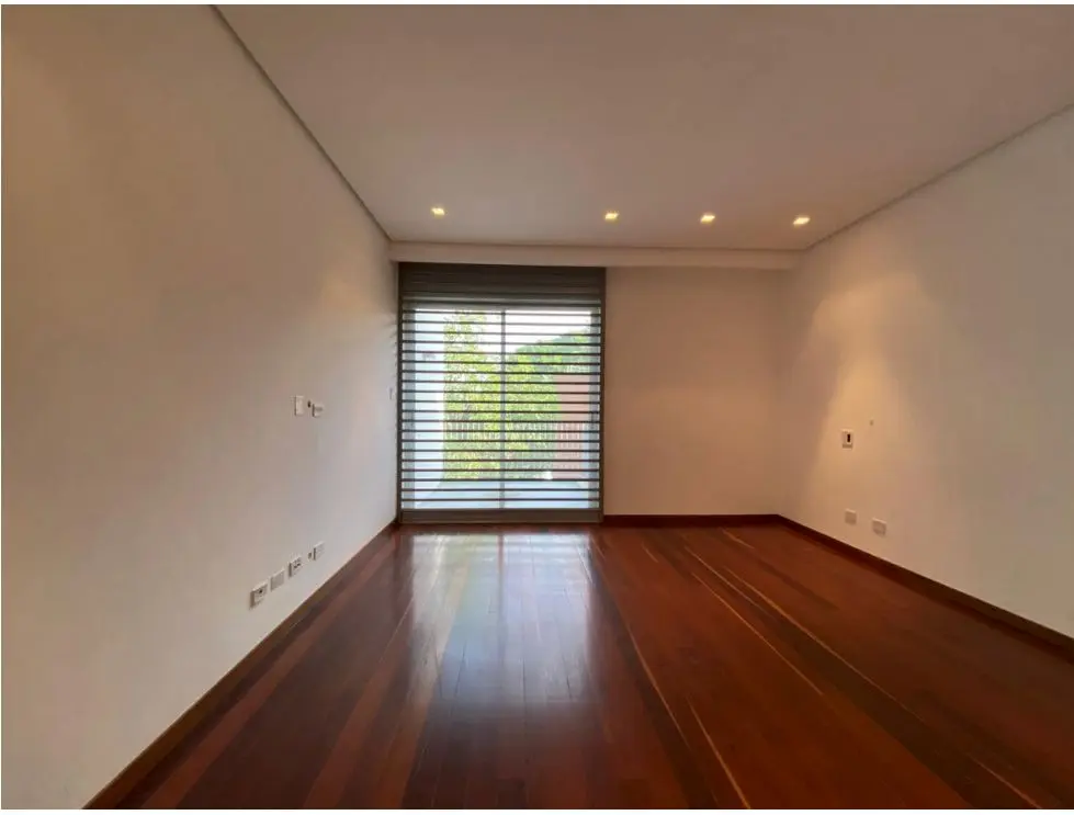 Se alquila casa 1000m² 8h/7b/4e Altamira - 18