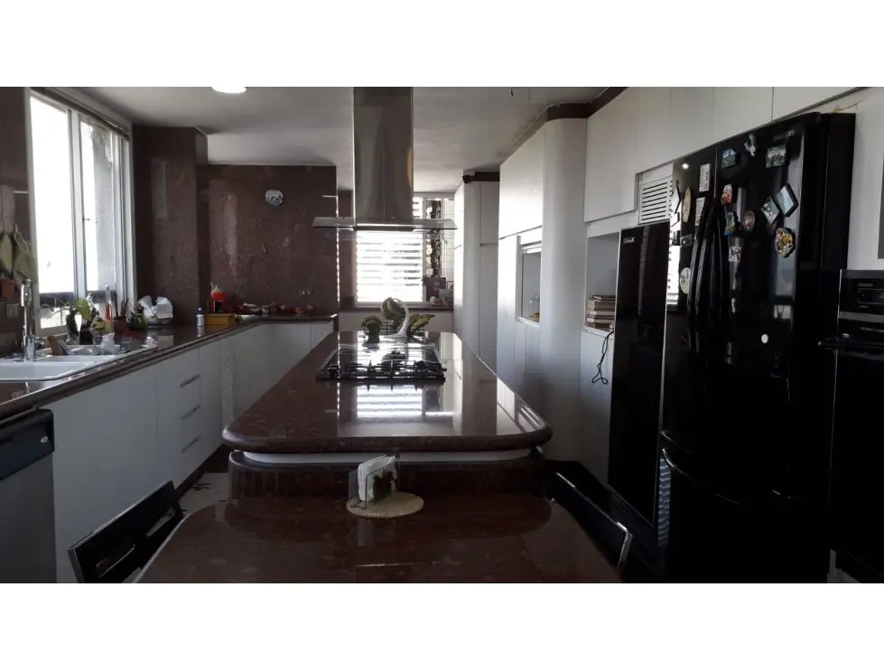 Se vende PH 1000m2 Los Chorros 9915 - 11