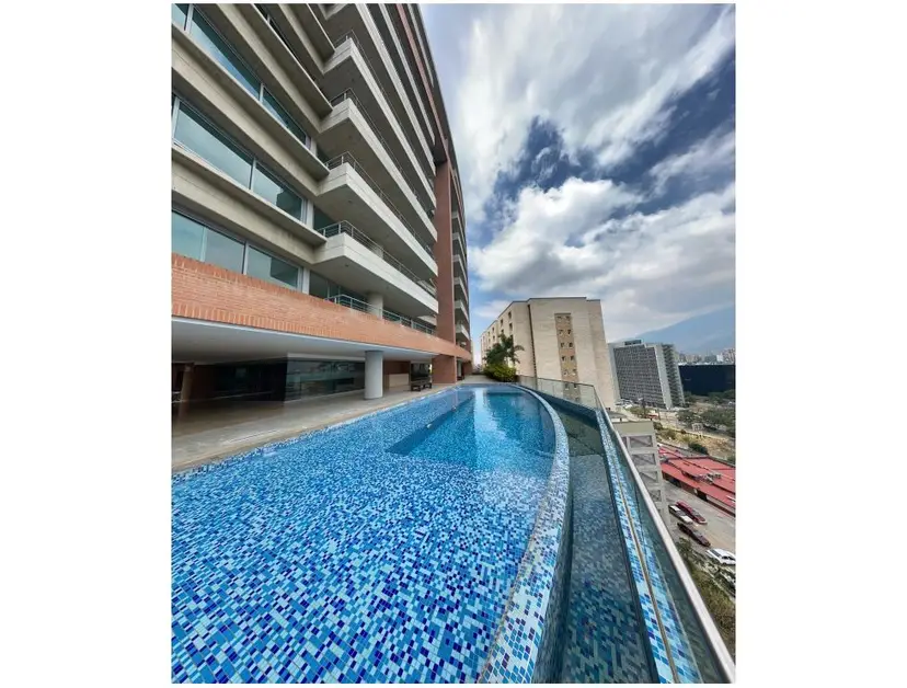 En alquiler apartamento 215m2 3h+s/3b+s/3p Lomas de las Mercedes