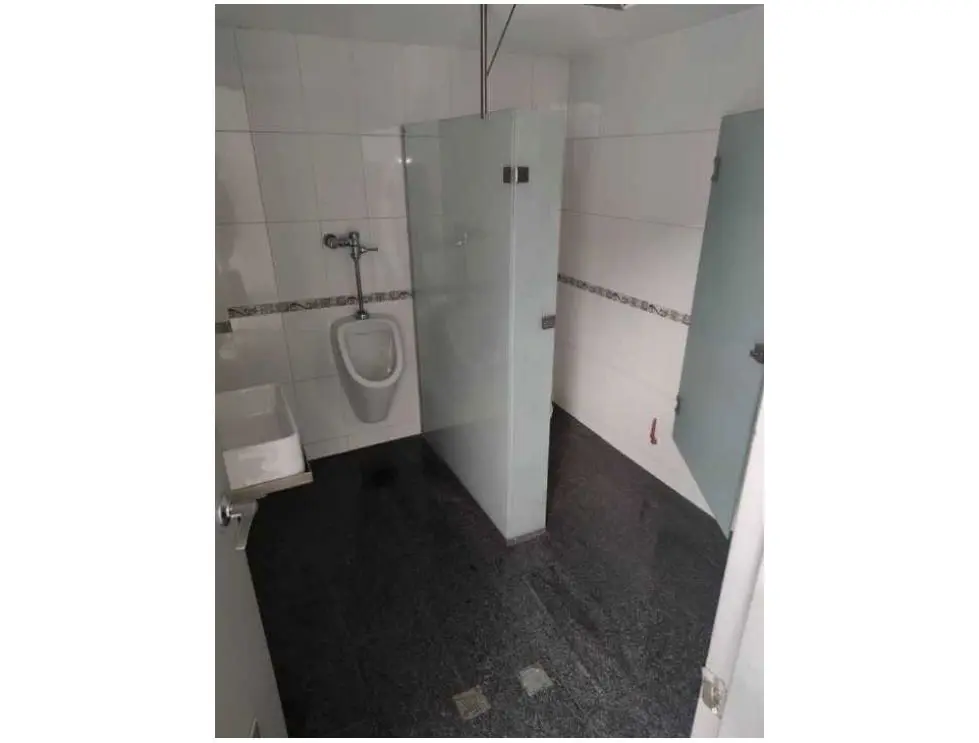 Alquilo oficina 400m2 Las Mercedes 1878 - 6