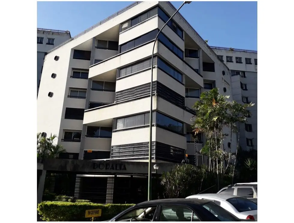 Se vende PH 1000m2 Los Chorros 9915