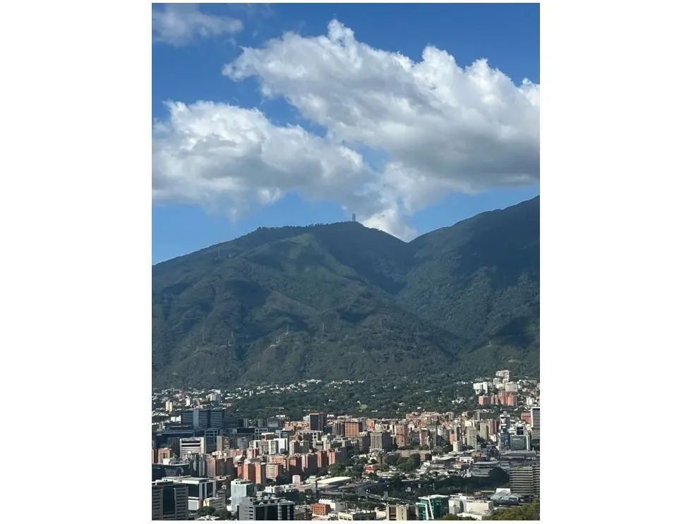 Alquila o Vende Ph c/vista y terraza 387m2 Lomas de San Román 3778 - 18