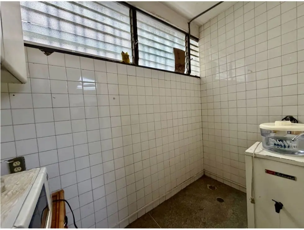 Se alquila / vende oficina + deposito 220m2 La Urbina - 10