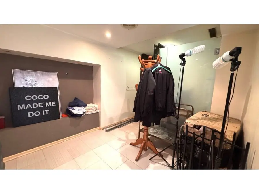 Alquilo local 140m2 Las Mercedes 8106 - 15