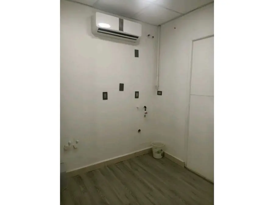 Se alquila oficina remodelada 30m2 Chacao 1167 - 4