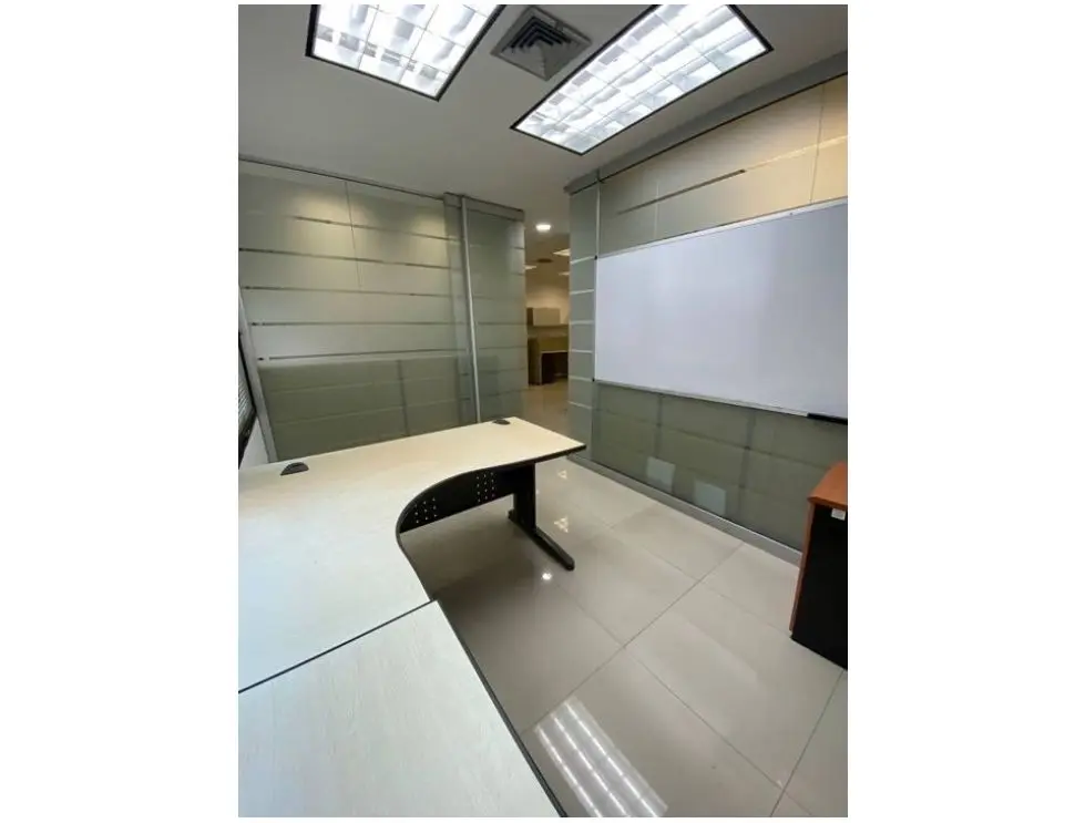 Alquilo oficina 300m2 Chacao 3390 - 8