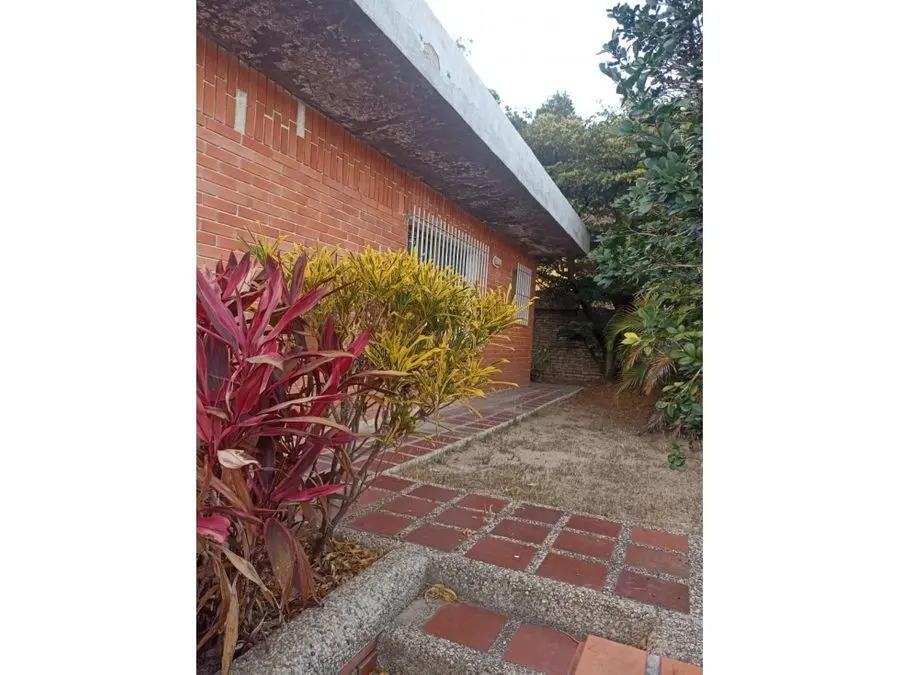 Se vende casa 400m2 Prados del Este 5633 - 6