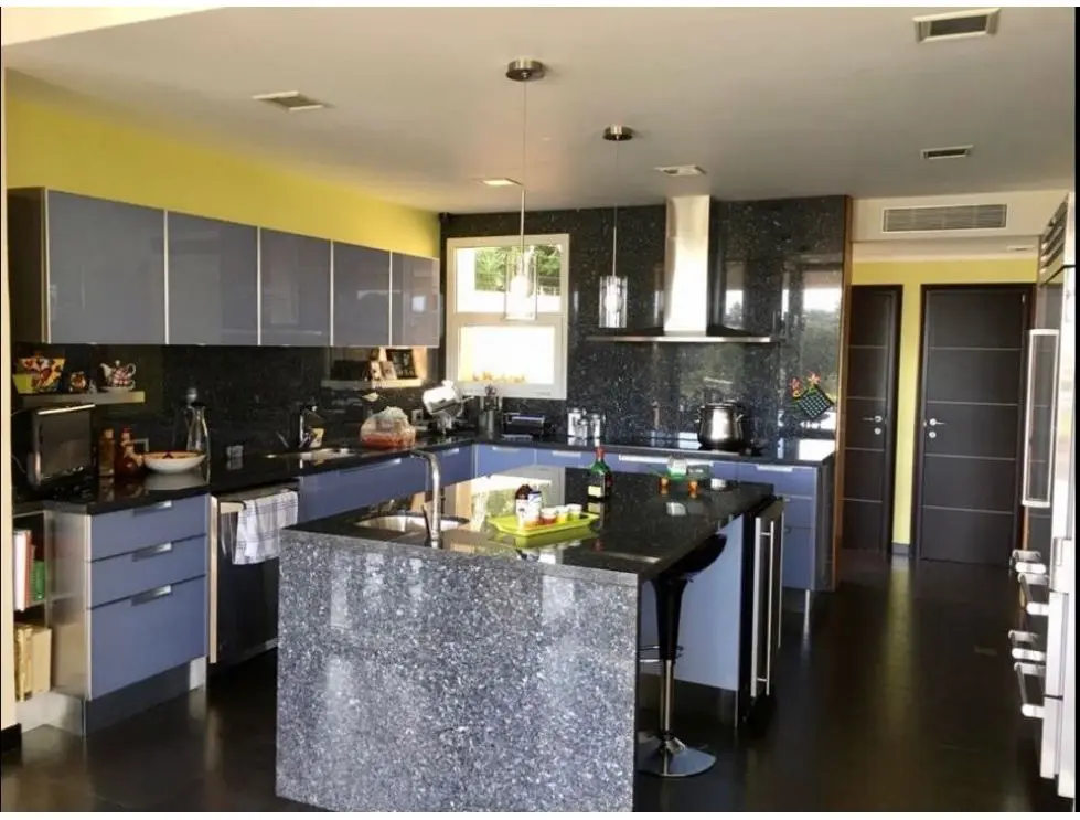 Se vende casa 800m2 La Lagunita 6474 - 9