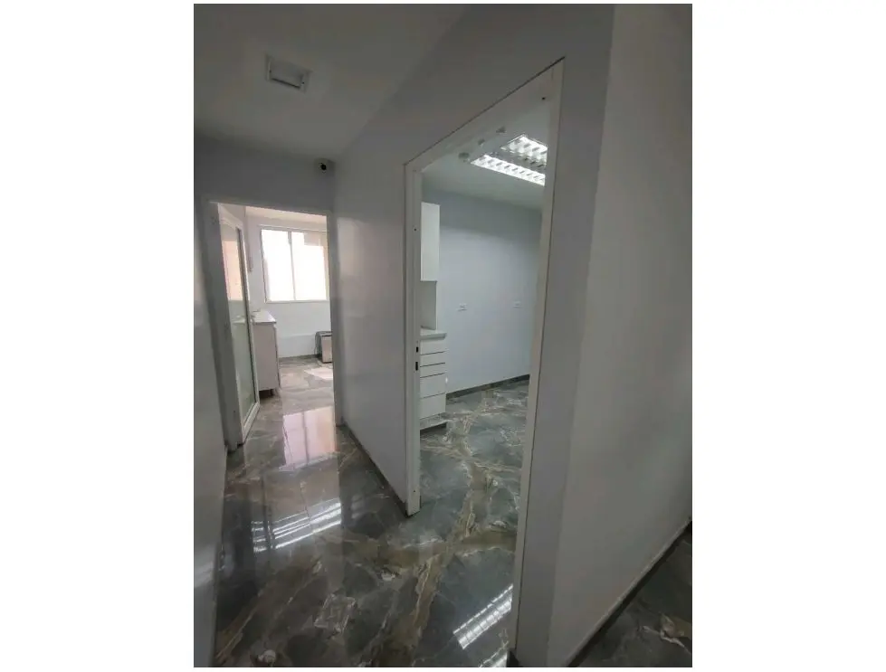 Vendo oficina 92m2 La Castellana 2869 - 18