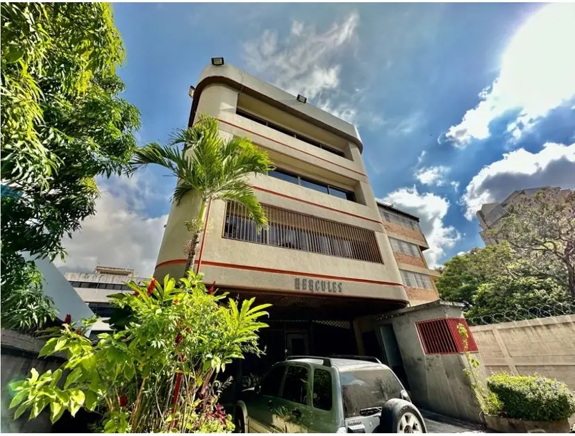 Se vende edificio industrial 788m2 La Urbina