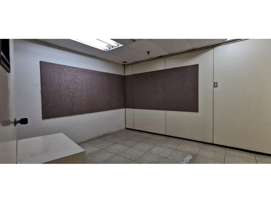 Alquilo Oficina La Castellana 440m2 / $4.310 - 25