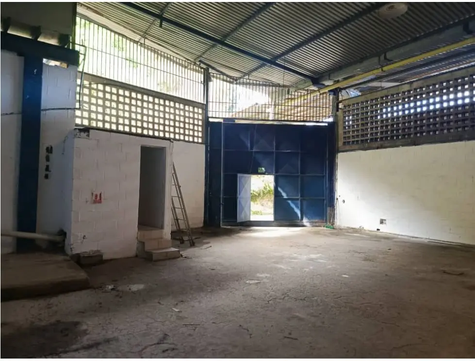 Se alquila galpon 700m2 Filas de Mariche 0224 - 4