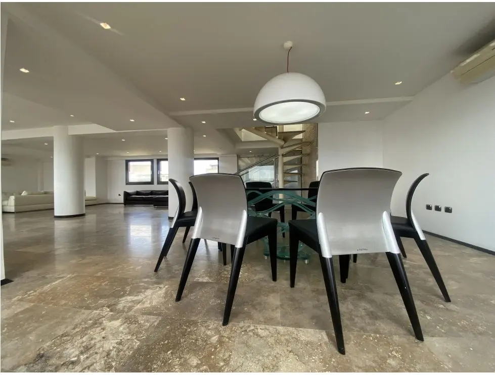 Vendo/alquilo PH 490m2 Colinas de Valle Arriba 4281 - 5