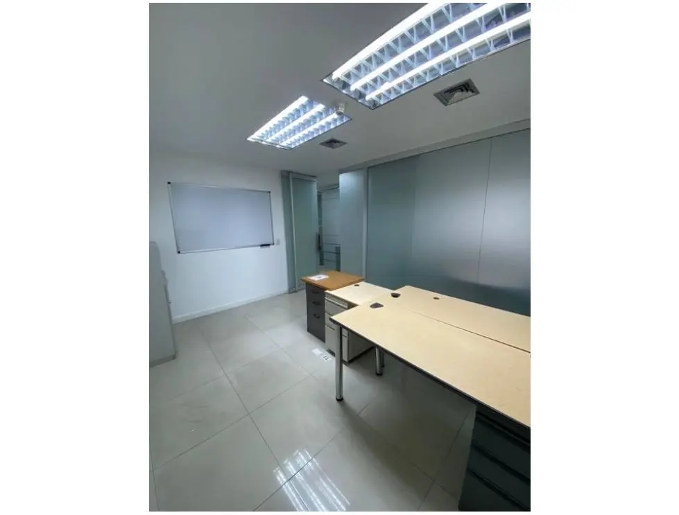 Alquilo oficina 300m2 Chacao 3390 - 20