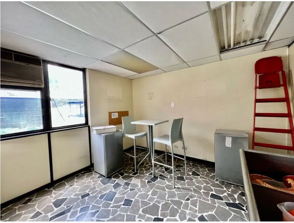Se vende oficina 240m2 4B La Carlota - 10