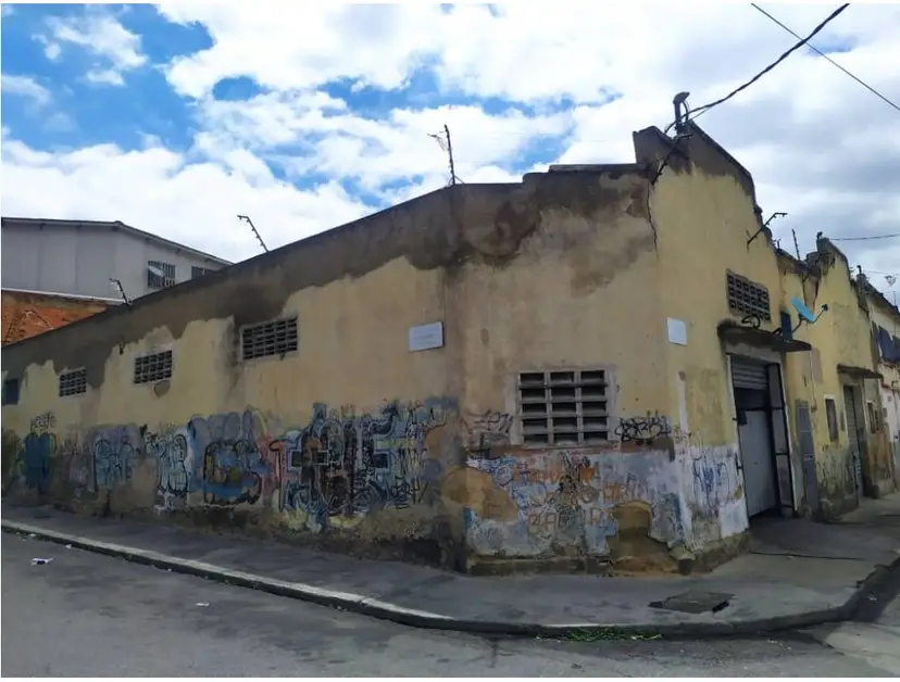 Vendo galpón industrial 832m2 Cementerio del Sur 8914