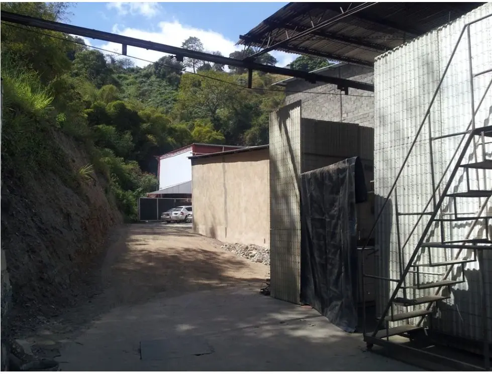 Se vende galpón 1310m2 Mariches 4009 - 7