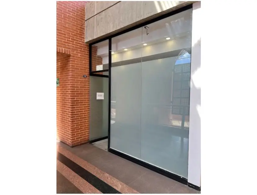 Local comercial de 65m2 en alquiler C.C Plaza las Américas