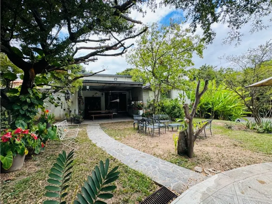 Se vende Casa 5675.14m2 Country Club - 5