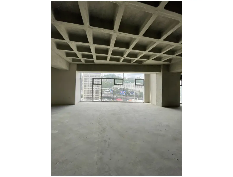 Se alquila oficina de 200m2 en Las Mercedes - 4