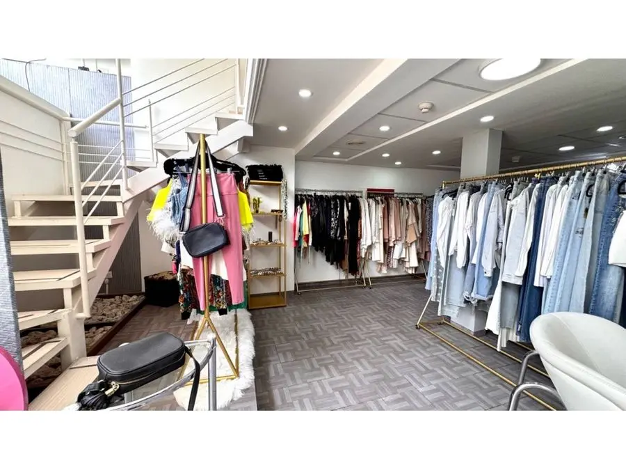 Alquilo local 140m2 Las Mercedes 8106 - 3