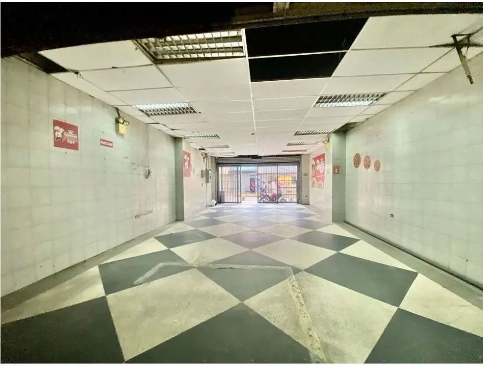 Vendo/alquilo local comercial 112m2 Av. Urdaneta 2143 - 10