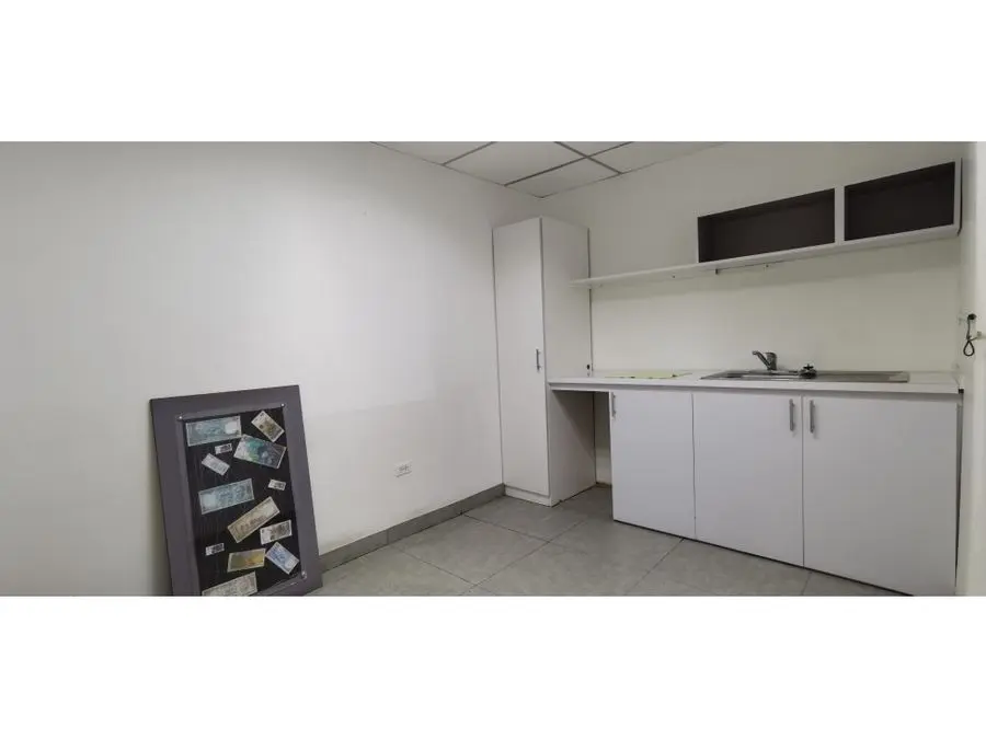 Alquilo Oficina La Castellana 440m2 / $4.310 - 9