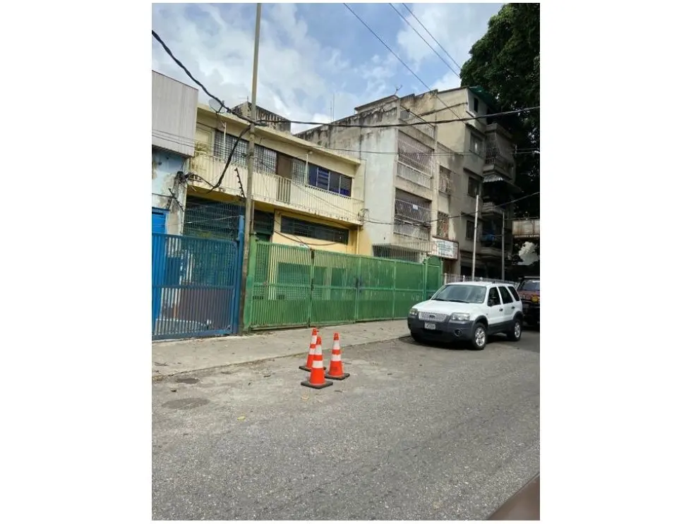 Vendo galpón industrial 442m2 El Cementerio 2087 - 3