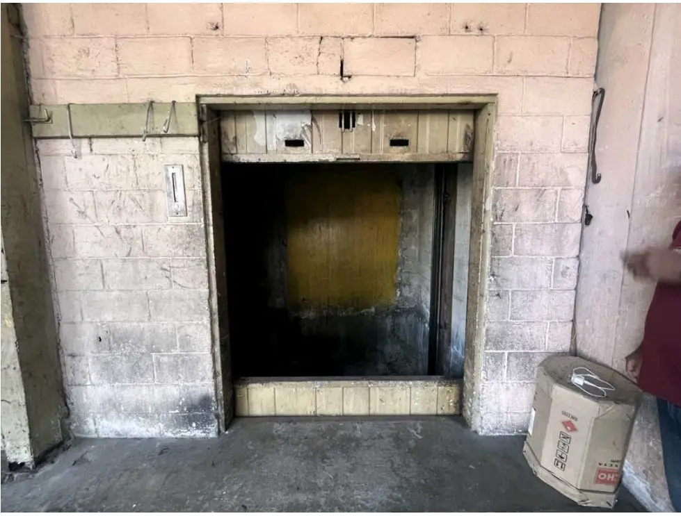 VENTA/ALQUILER PISO INDUSTRIAL, RUIZ PINEDA, CARICUAO - 28