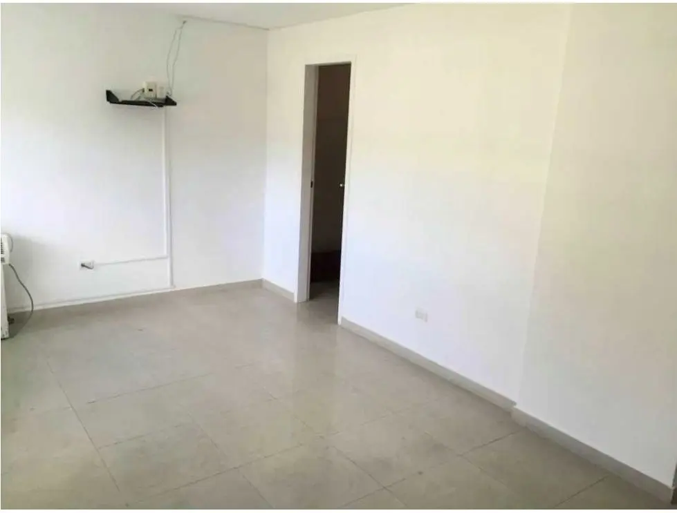 Alquilo oficina 35mts Las Mercedes 9625 - 4