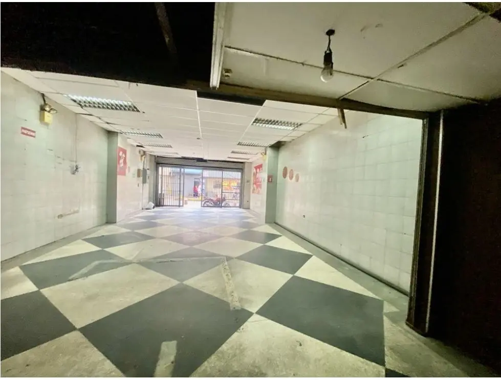 Vendo/alquilo local comercial 112m2 Av. Urdaneta 2143 - 9