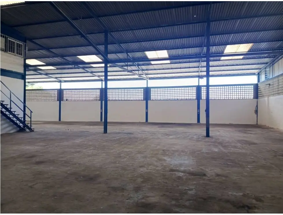 Se alquila galpón 1000m2 Filas de Mariche 0399 - 5