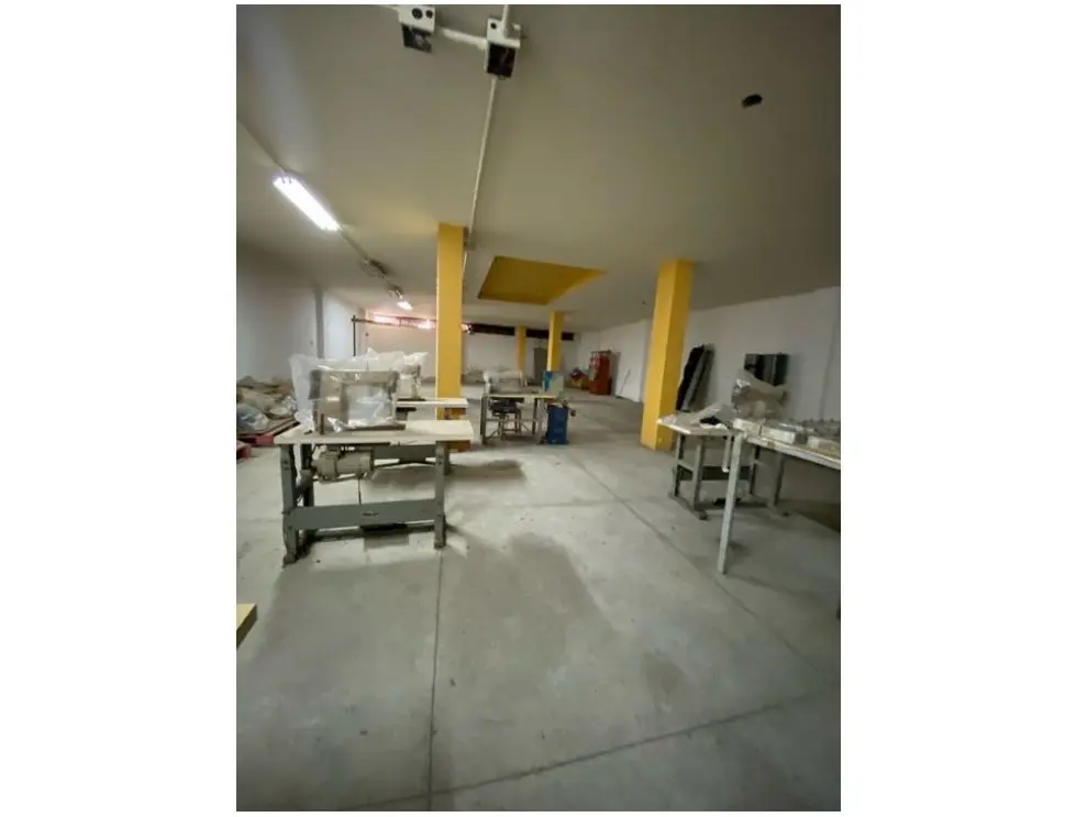 Alquilo/Vendo edificio 1.054m2 Catia 8383 - 4