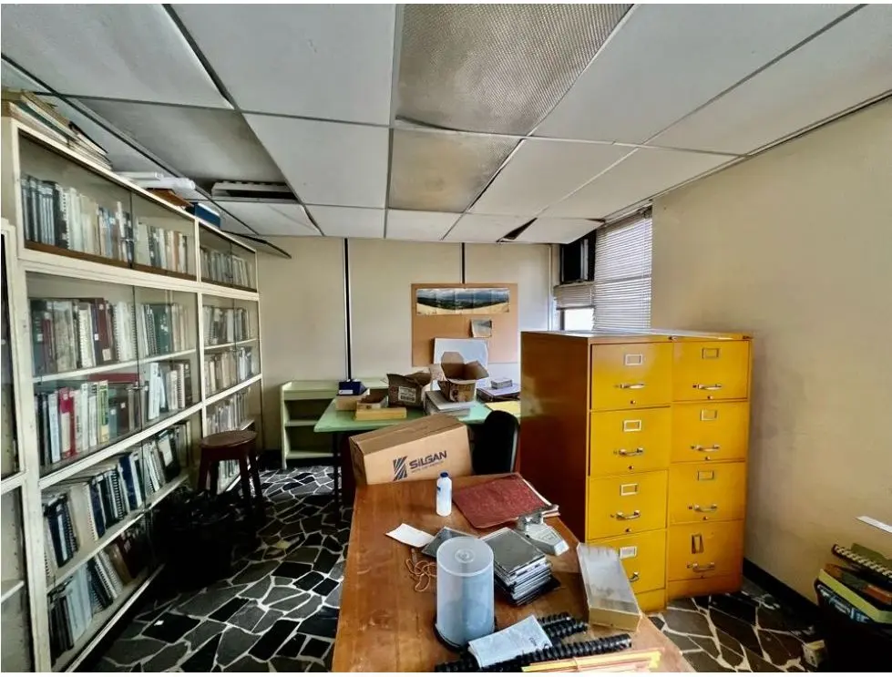 Se vende oficina 240m2 4B La Carlota - 8