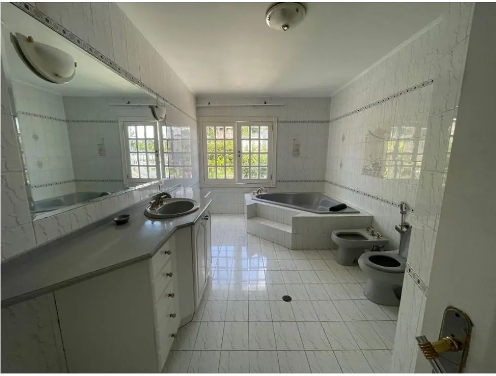 Alquilo casa 1800m2 6h+3s/9b/5p Los Naranjos 7406 - 8