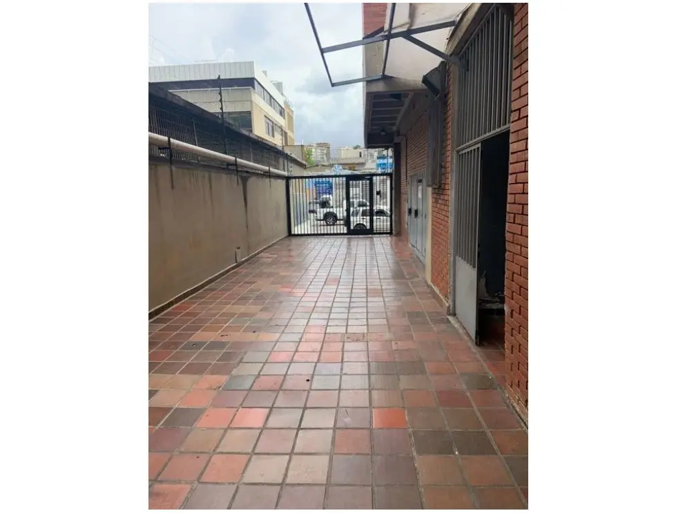 Vendo galpón 4000m2 La Urbina 1649 - 9