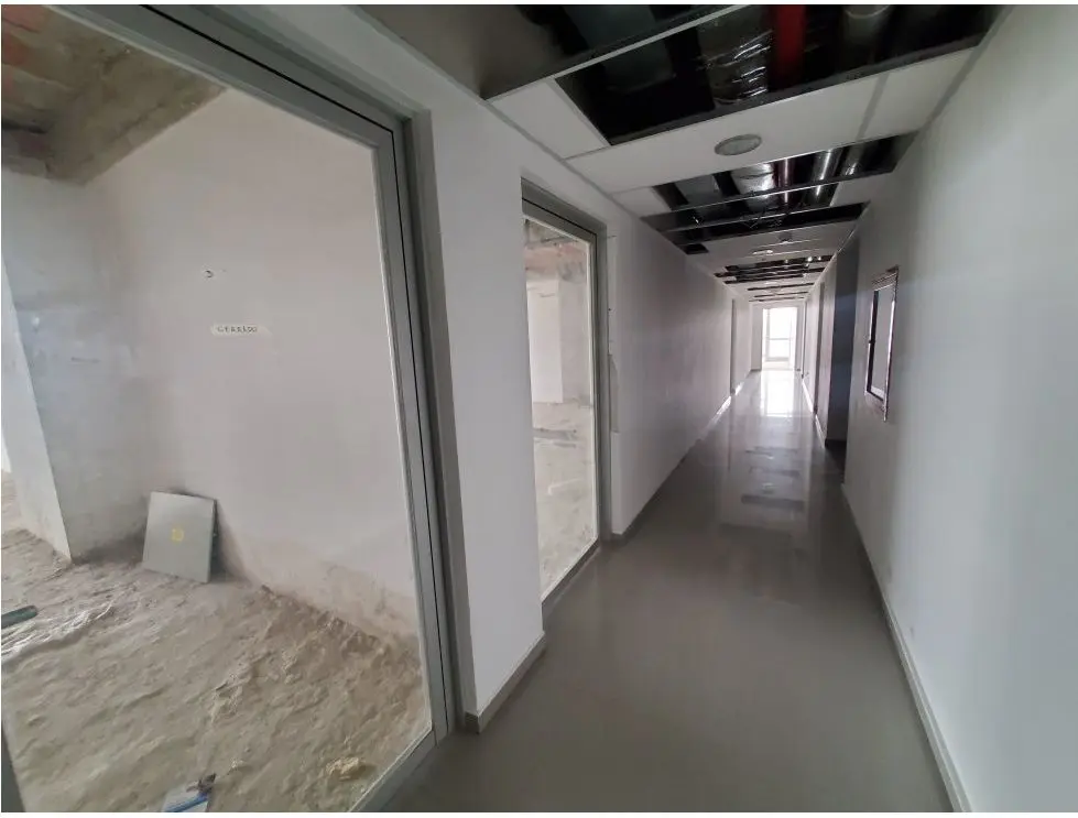 Vendo oficina 89mts2 Los Dos Caminos - 14