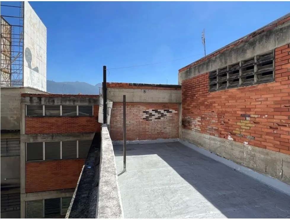 En Venta Galpon Edificio Industrial en San Martin. Libertador Caracas - 30