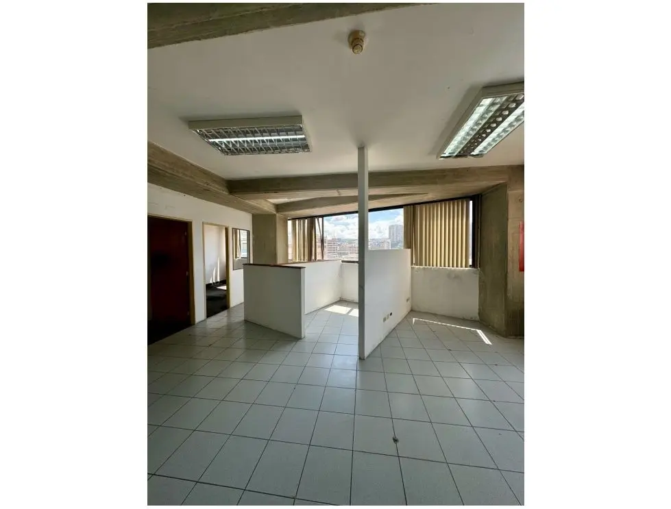 PISO INDUSTRIAL EN ALQUILER 375 M2- URB. BOLEITA - 6