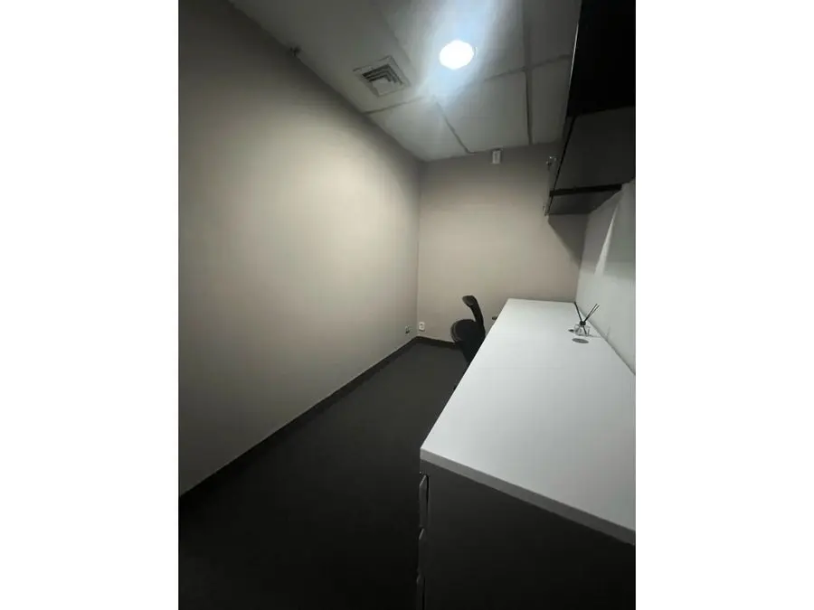 Se alquila oficina 33m2 Chacao 6365 - 12