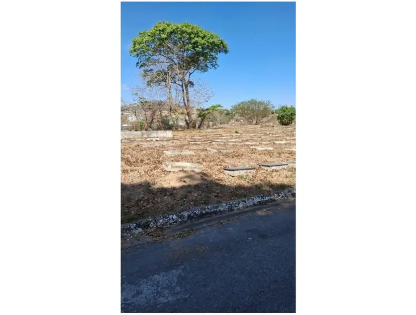 Económicas Parcelas EN LA PRIMERA ETAPA Cementerio del Este se venden