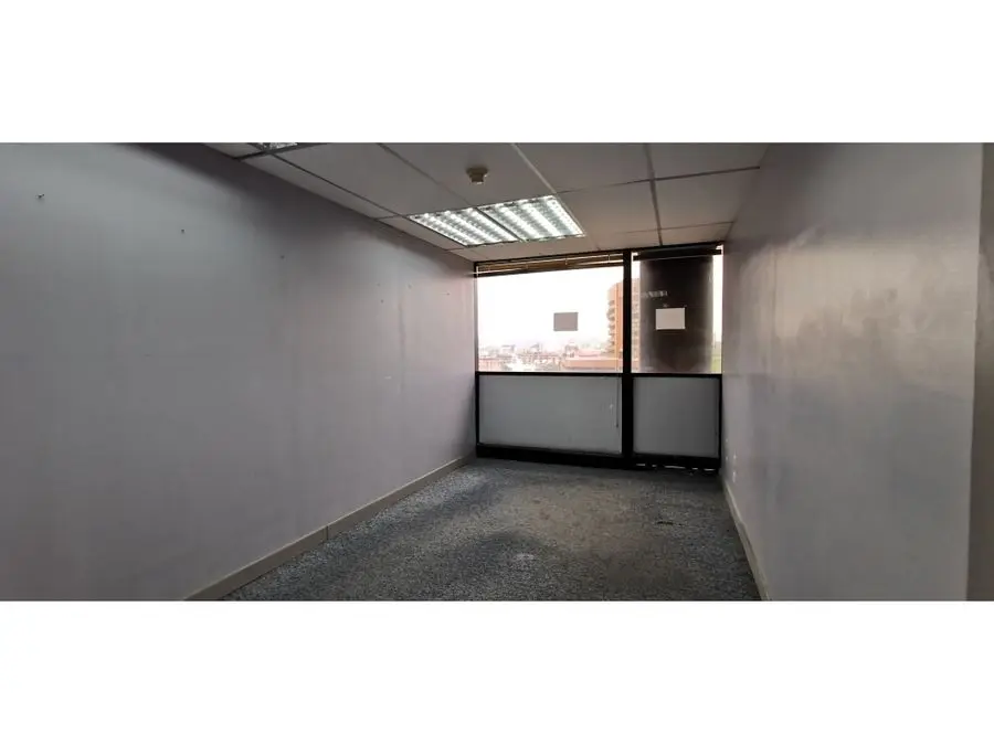 Alquilo Oficina La Castellana 440m2 / $4.310 - 6