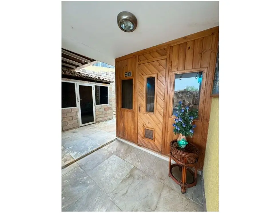 CASA EN ALQUILER 1.026 m2 - URB. ALTO PRADO - 27