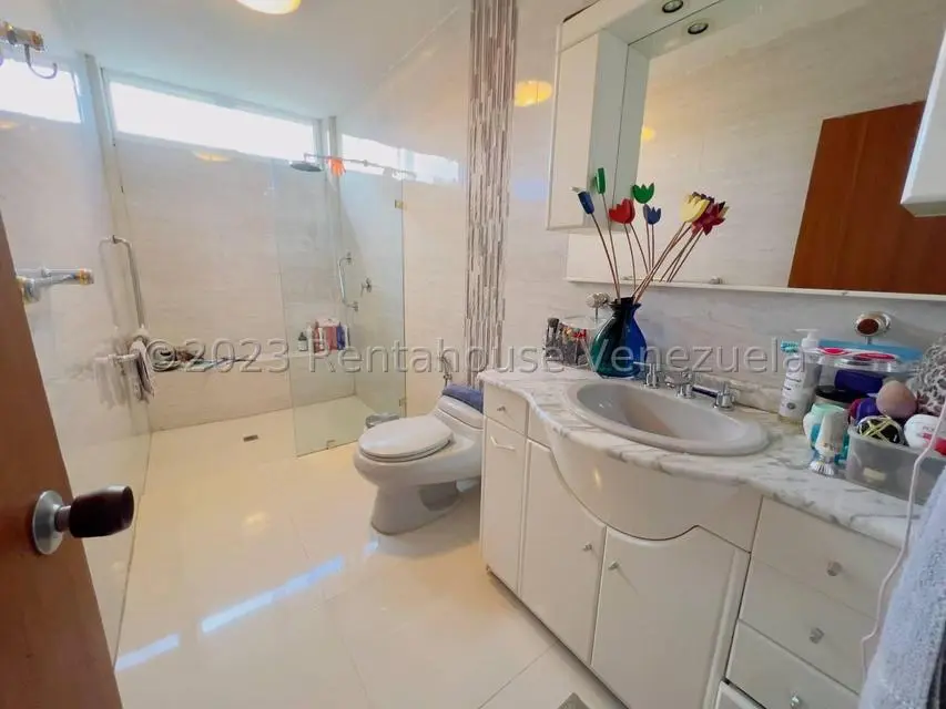 Apartamento (1 Nivel) en Venta en La Bonita, Distrito Metropolitano - 9