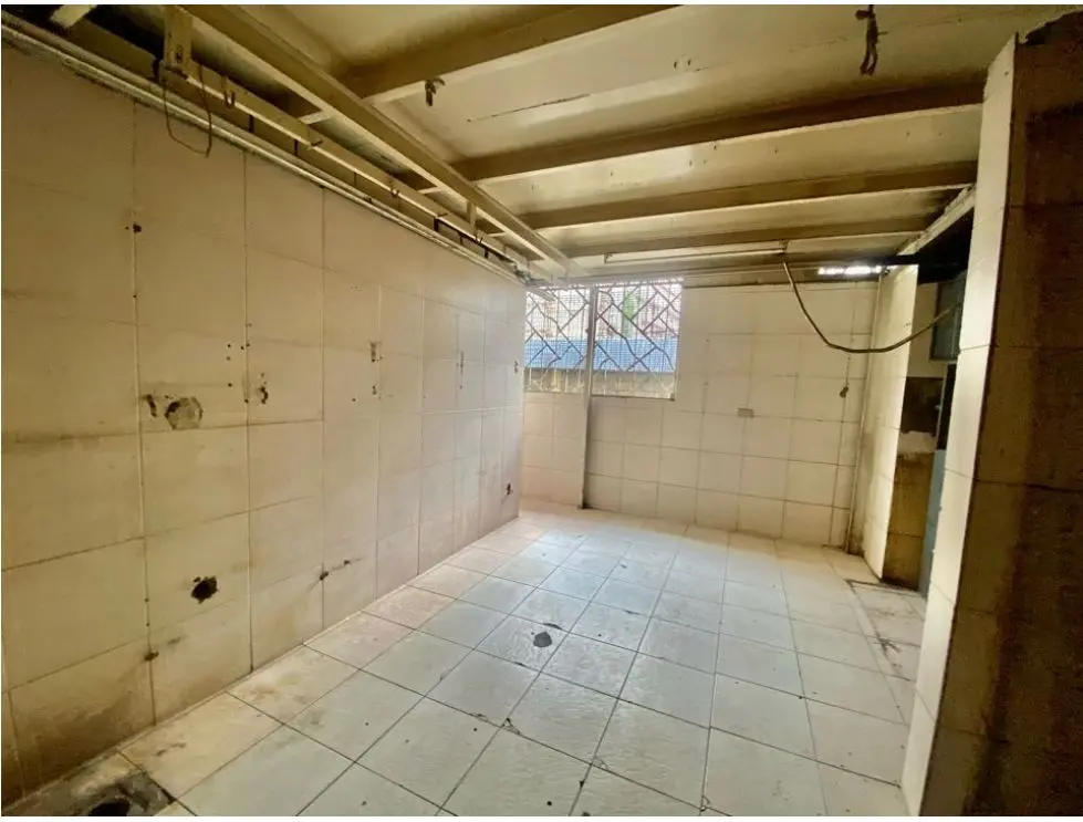 Vendo/alquilo local comercial 112m2 Av. Urdaneta 2143 - 12