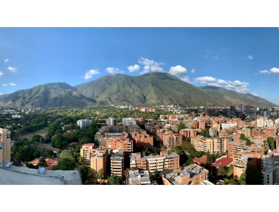 Se vende/alquila oficina 300m2/ Campo Alegre/5876 - 11