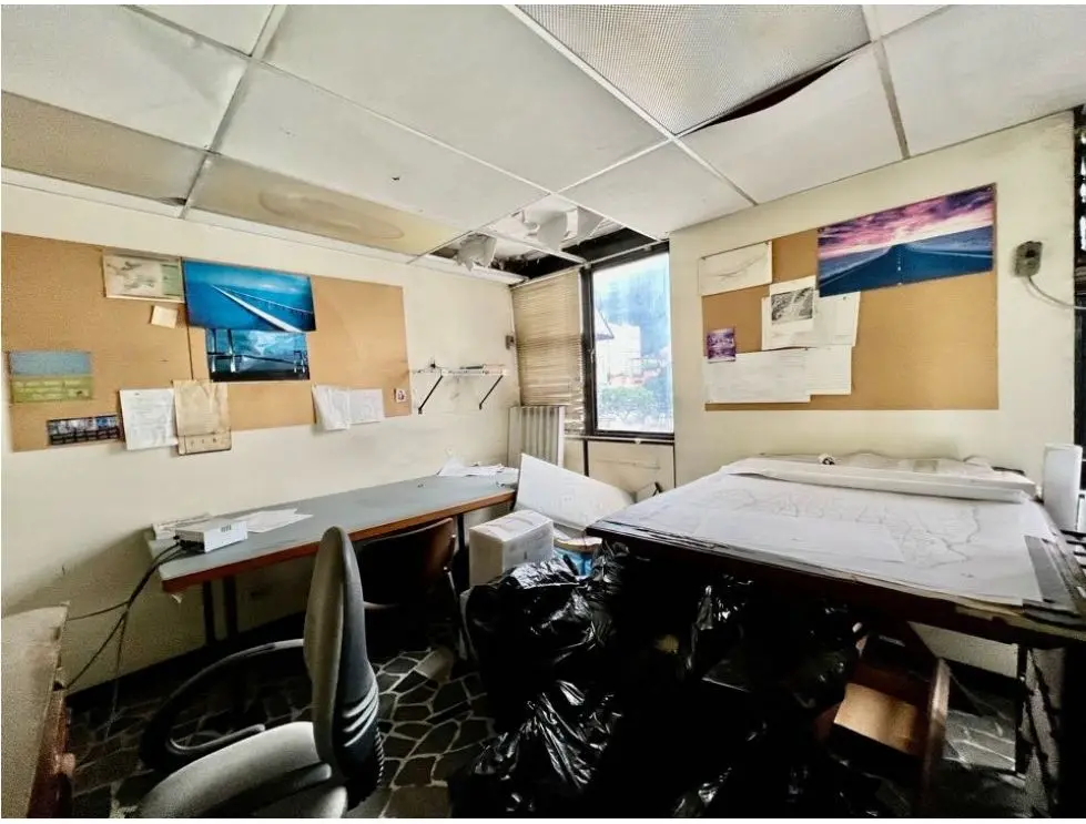 Se vende oficina 240m2 4B La Carlota - 20