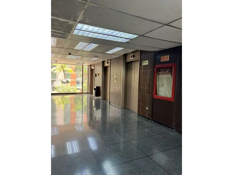 Se alquila oficina 33m2 Chacao 6365 - 3