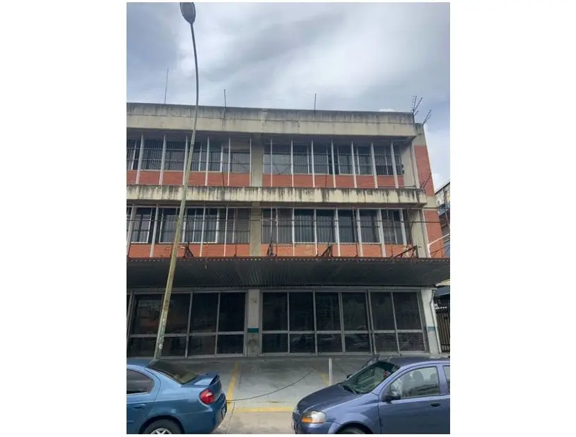 Vendo galpón 4000m2 La Urbina 1649