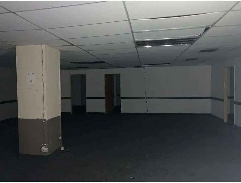 Se alquila oficina 1.000m2 Los Chaguaramos - 9